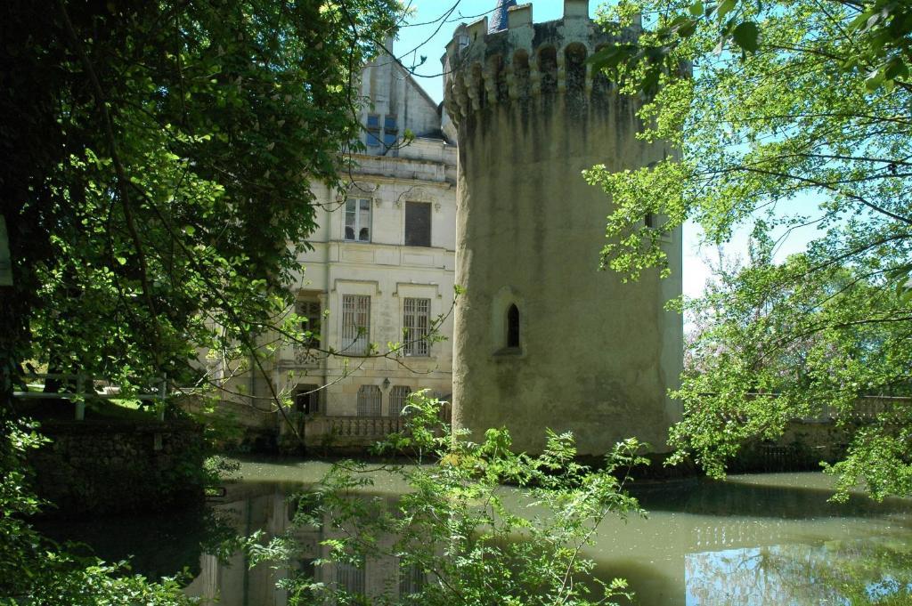 Chateau-Hotel De Nieuil Eksteriør bilde