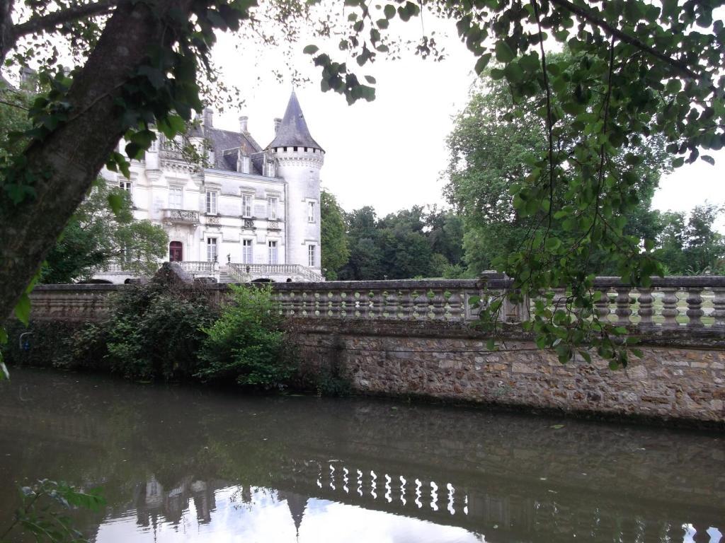 Chateau-Hotel De Nieuil Eksteriør bilde